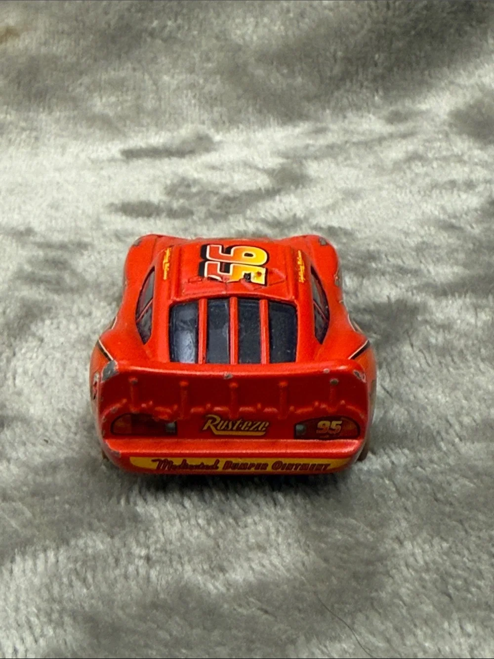 Disney Pixar Cars - DIRT TRACK LIGHTNING MCQUEEN LENTICULAR Eyes - 1:55 Diecast